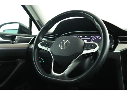 Volkswagen Passat Variant 2.0 TDI Elegance Business R Automaat, Leer, virtual, Climate, ActivLease financial lease