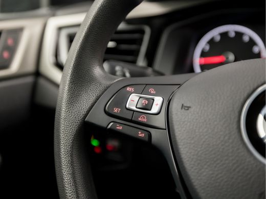 Volkswagen Polo 1.0 TSI Sportline Automaat (APPLE CARPLAY, GROOT NAVI, LM VELGEN, SPORTSTOELEN, PARKEERSENSOREN, ... ActivLease financial lease