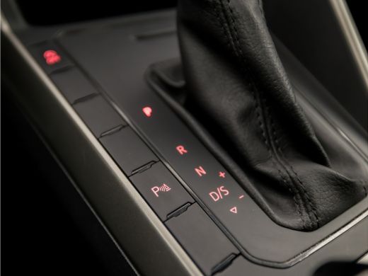 Volkswagen Polo 1.0 TSI Sportline Automaat (APPLE CARPLAY, ADAPTIVE CRUISE CONTROL, GROOT NAVI, LM VELGEN, SPORTS... ActivLease financial lease