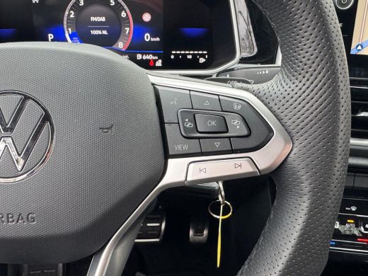 Volkswagen T-Roc 1.5 TSI R-Line LED/NAVI/CARPLAY/FABRIEKS GARANTIE ActivLease financial lease