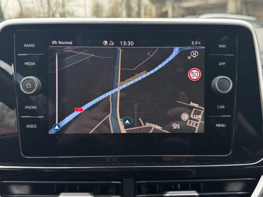 Volkswagen T-Roc 1.5 TSI R-Line LED/NAVI/CARPLAY/FABRIEKS GARANTIE ActivLease financial lease