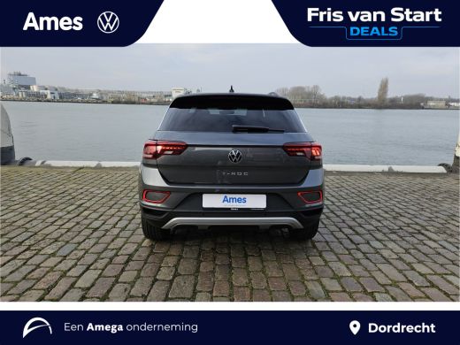 Volkswagen T-Roc Life Edition 1.0 TSI 85 kW / 116 PK SUV 6 versn. Hand | Uit voorraad leverbaar |Multimediapakket | ActivLease financial lease