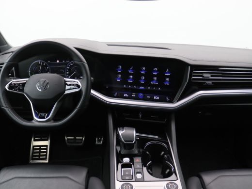 Volkswagen Touareg 3.0 TSi eHybrid 4MOTION R 463PK Aut. Pano-Schuifdak, Trekhaak, Keyless, Alarm, Side Assist, Head-... ActivLease financial lease