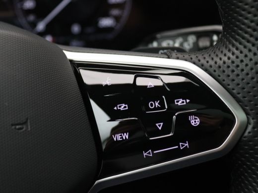 Volkswagen Touareg 3.0 TSi eHybrid 4MOTION R 463PK Aut. Pano-Schuifdak, Trekhaak, Keyless, Alarm, Side Assist, Head-... ActivLease financial lease