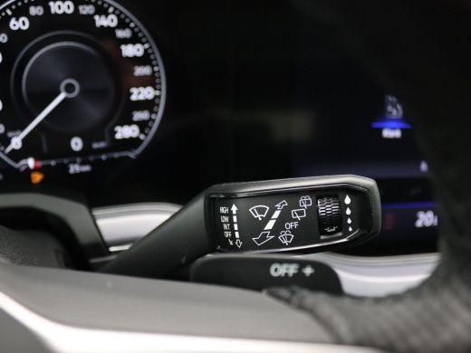 Volkswagen Touareg 3.0 TSi eHybrid 4MOTION R 463PK Aut. Pano-Schuifdak, Trekhaak, Keyless, Alarm, Side Assist, Head-... ActivLease financial lease