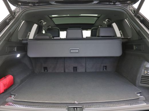 Volkswagen Touareg 3.0 TSi eHybrid 4MOTION R 463PK Aut. Pano-Schuifdak, Trekhaak, Keyless, Alarm, Side Assist, Head-... ActivLease financial lease