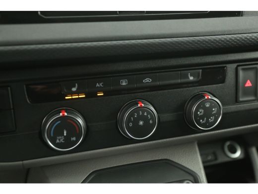 Volkswagen Transporter 2.0 TDI L2H1 28 | Aut. | Airco | Carplay | Trekh. | Stoelverw. | Parkeersens. ActivLease financial lease