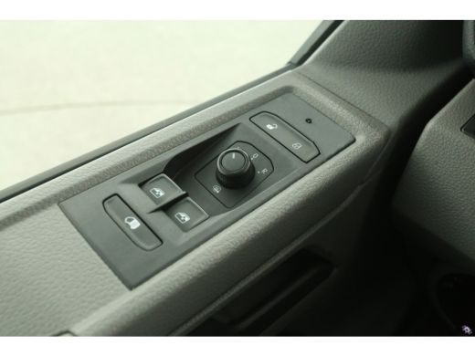 Volkswagen Transporter 2.0 TDI L2H1 28 | Aut. | Airco | Carplay | Trekh. | Stoelverw. | Parkeersens. ActivLease financial lease