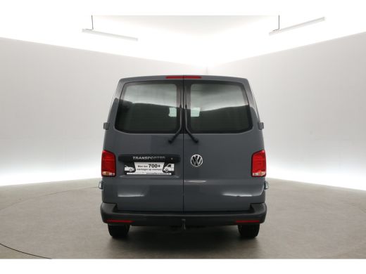 Volkswagen Transporter 2.0 TDI L2H1 28 | Aut. | Airco | Carplay | Trekh. | Stoelverw. | Parkeersens. ActivLease financial lease