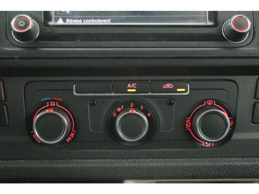 Volkswagen Transporter 2.0 TDI L2H1 | Airco | Cruise | 3-Zits | Trekh. | 2xSchuifdeur | Navi | Carplay | Parkeersens. ActivLease financial lease