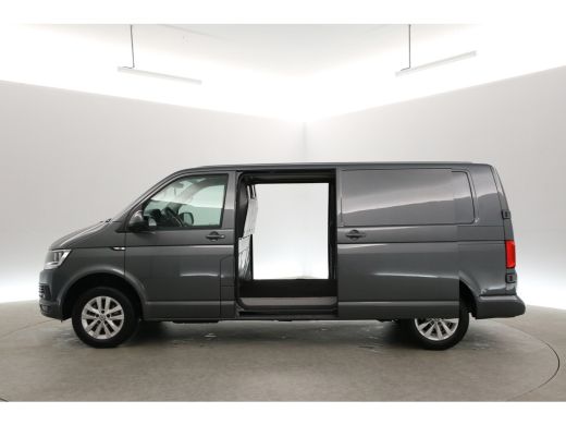 Volkswagen Transporter 2.0 TDI L2H1 | Airco | Cruise | 3-Zits | Trekh. | 2xSchuifdeur | Navi | Carplay | Parkeersens. ActivLease financial lease
