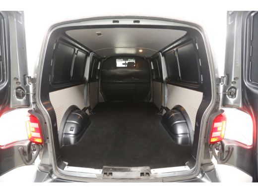 Volkswagen Transporter 2.0 TDI L2H1 | Airco | Cruise | 3-Zits | Trekh. | 2xSchuifdeur | Navi | Carplay | Parkeersens. ActivLease financial lease