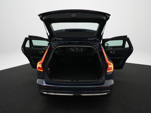 Volvo  V60 T6 Recharge AWD Essential Bright | Leder | Trekhaak | BLIS | Adaptive Cruise | Pilot Assist | Cli... ActivLease financial lease