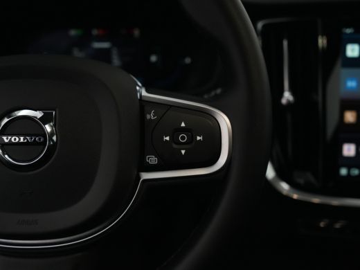 Volvo  V60 T6 Recharge AWD Essential Bright | Leder | Trekhaak | BLIS | Adaptive Cruise | Pilot Assist | Cli... ActivLease financial lease