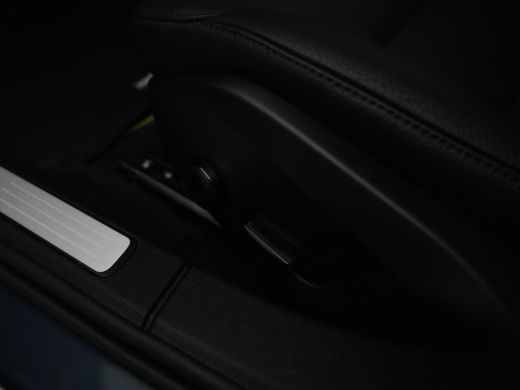 Volvo  V60 T6 Recharge AWD Essential Bright | Leder | Trekhaak | BLIS | Adaptive Cruise | Pilot Assist | Cli... ActivLease financial lease