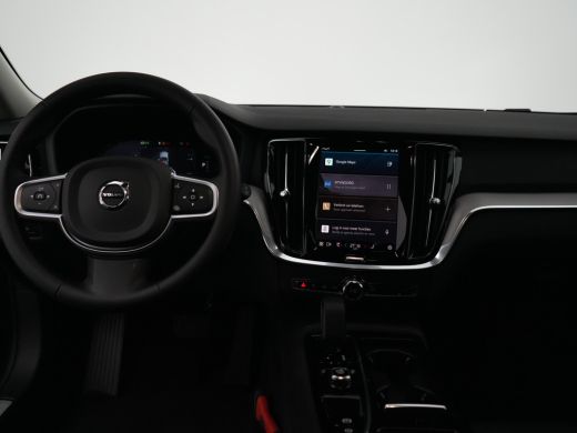 Volvo  V60 T6 Recharge AWD Essential Bright | Leder | Trekhaak | BLIS | Adaptive Cruise | Pilot Assist | Cli... ActivLease financial lease