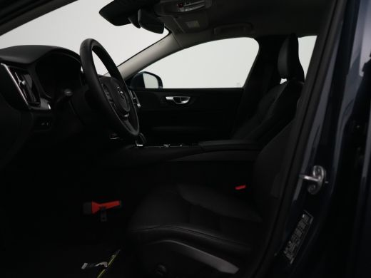 Volvo  V60 T6 Recharge AWD Essential Bright | Leder | Trekhaak | BLIS | Adaptive Cruise | Pilot Assist | Cli... ActivLease financial lease