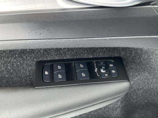 Volvo  XC40 1.5 Automaat Pro Sportstoelen Carplay Hoge zit Business ActivLease financial lease