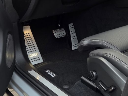 Volvo  XC60 2.0 T8 455pk Plug-in hybrid AWD Ultra Black Edition HEICO SPORTIV | Luchtvering | Bowers&Wilkins ... ActivLease financial lease