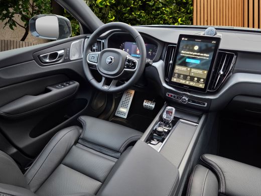 Volvo  XC60 2.0 T8 455pk Plug-in hybrid AWD Ultra Black Edition HEICO SPORTIV | Luchtvering | Bowers&Wilkins ... ActivLease financial lease