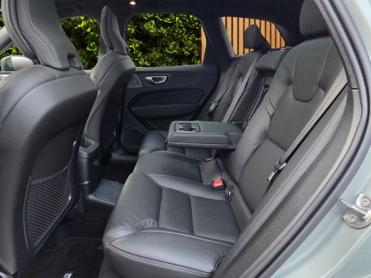 Volvo  XC60 2.0 T8 455pk Plug-in hybrid AWD Ultra Black Edition HEICO SPORTIV | Luchtvering | Bowers&Wilkins ... ActivLease financial lease