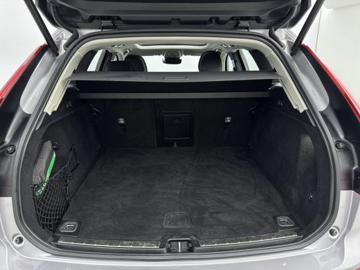 Volvo  XC60 NEW MODEL T6 Plug-in hybrid AWD Ultra Dark | Trekhaak | PDC V+A en 360 Camera | Panoramadak | Hea... ActivLease financial lease