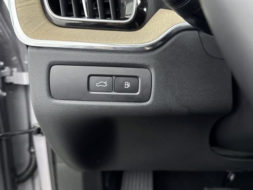 Volvo  XC60 NEW MODEL T6 Plug-in hybrid AWD Ultra Dark | Trekhaak | PDC V+A en 360 Camera | Panoramadak | Hea... ActivLease financial lease