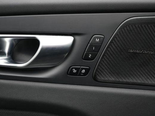 Volvo  XC60 Plus Dark Recharge Plug-In Hybrid AWD ActivLease financial lease