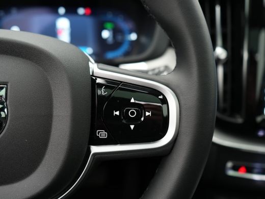 Volvo  XC60 Plus Dark Recharge Plug-In Hybrid AWD ActivLease financial lease