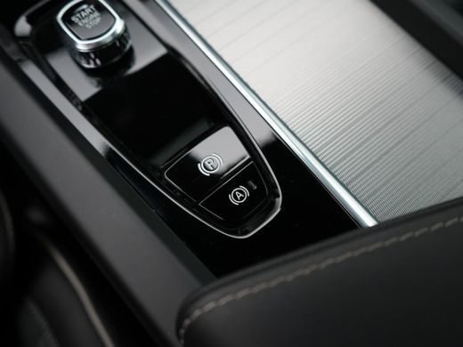 Volvo  XC60 Plus Dark Recharge Plug-In Hybrid AWD ActivLease financial lease