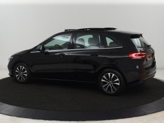 Mercedes-Benz B-Klasse 180 Business Solution | Panoramadak | Stoelverwarming | Carplay | Camera | Half leder | Navigatie...