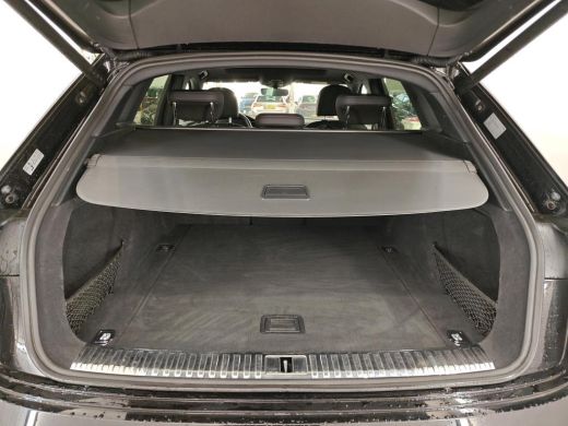 Audi e-tron 55 quattro Business edition Plus 95 kWh NL-AUTO | PANODAK | SOH 93% | TREKHAAK ActivLease financial lease