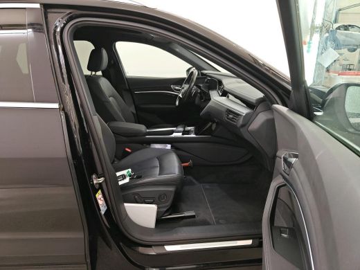 Audi e-tron 55 quattro Business edition Plus 95 kWh NL-AUTO | PANODAK | SOH 93% | TREKHAAK ActivLease financial lease