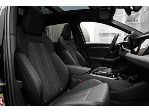 Audi Q6 e-tron S edition | Adaptive air suspension | Adaptive cruise control | Audi sound system ActivLease financial lease