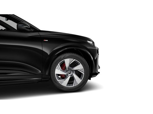 Audi Q6 e-tron S edition | Adaptive air suspension | Adaptive cruise control | Audi sound system ActivLease financial lease