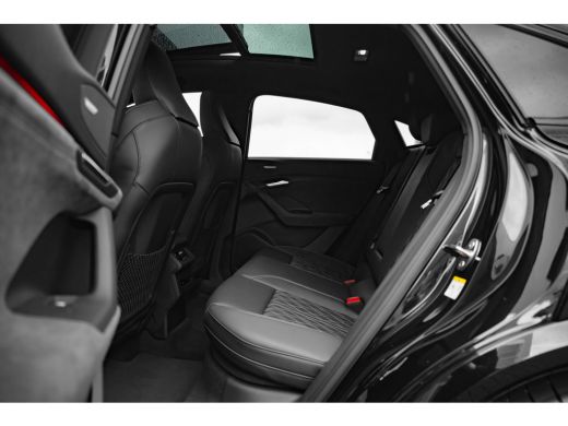 Audi Q6 e-tron S edition | Adaptive air suspension | Adaptive cruise control | Audi sound system ActivLease financial lease