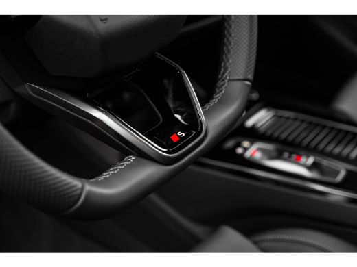 Audi Q6 e-tron S edition | Adaptive air suspension | Adaptive cruise control | Audi sound system ActivLease financial lease