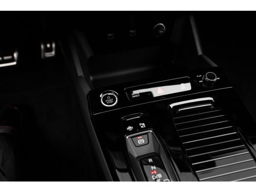 Audi Q6 e-tron S edition | Adaptive air suspension | Adaptive cruise control | Audi sound system ActivLease financial lease