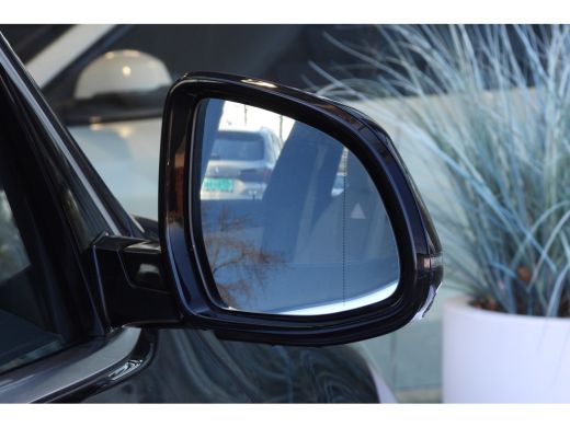 BMW iX3 High Executive / Sportstoelen / Adaptief onderstel / Comfort Access / Adaptieve LED / Head-Up / G... ActivLease financial lease