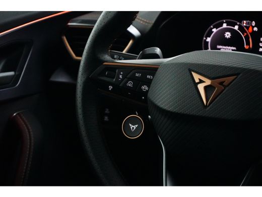 CUPRA Formentor 1.5 TSI 204PK e-Hybrid Phev | STUURVERW. | CAMERA | NAVIGATIE | 18 INCH | APP. CONNECT | ADAPT. C... ActivLease financial lease