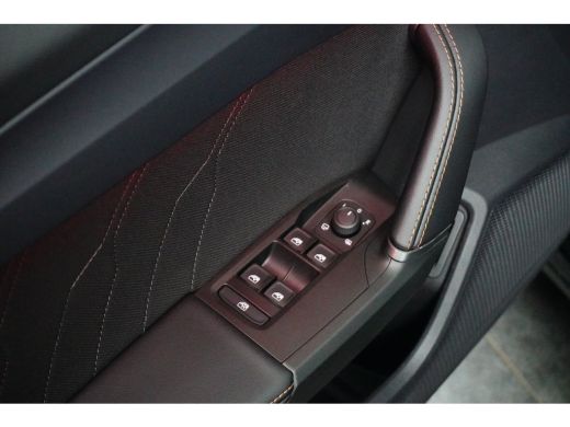 CUPRA Formentor 1.5 TSI 204PK e-Hybrid Phev | STUURVERW. | CAMERA | NAVIGATIE | 18 INCH | APP. CONNECT | ADAPT. C... ActivLease financial lease