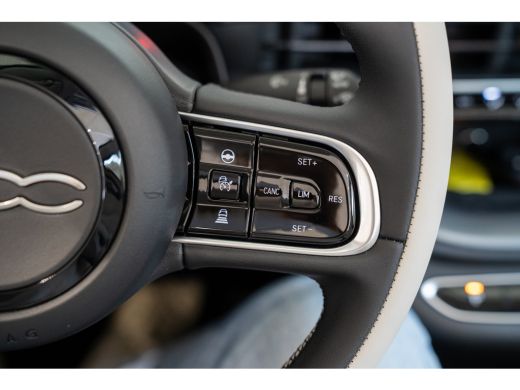 Fiat 500C La Prima 42 kWh | Stoelverwarming | Camera | Navigatie | Parkeersensoren | Keyless Entry & Start ... ActivLease financial lease