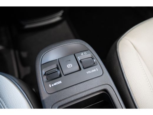 Fiat 500C La Prima 42 kWh | Stoelverwarming | Camera | Navigatie | Parkeersensoren | Keyless Entry & Start ... ActivLease financial lease