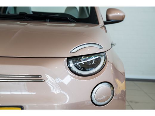 Fiat 500C La Prima 42 kWh | Stoelverwarming | Camera | Navigatie | Parkeersensoren | Keyless Entry & Start ... ActivLease financial lease
