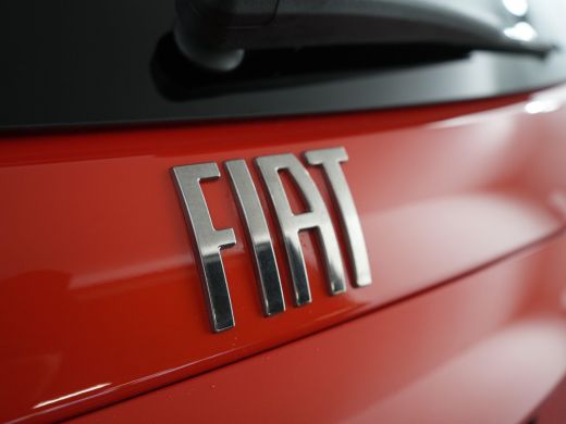 Fiat 600e La Prima | 10,25" touchscreen radio met Bluetooth, DAB & USB | Adaptive Cruise Control met Traffi... ActivLease financial lease