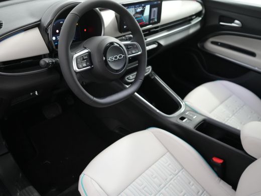Fiat 600e La Prima | 10,25" touchscreen radio met Bluetooth, DAB & USB | Adaptive Cruise Control met Traffi... ActivLease financial lease