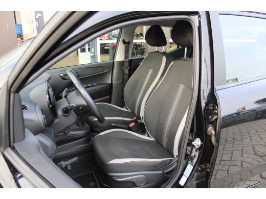 Hyundai i10 1.0 Comfort | Cruise control | DAB | Airco | Boordcomputer | Achterbank in delen neerklapbaar | A... ActivLease financial lease