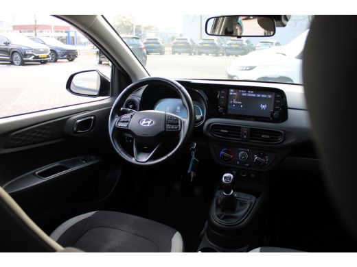 Hyundai i10 1.0 Comfort | Cruise control | DAB | Airco | Boordcomputer | Achterbank in delen neerklapbaar | A... ActivLease financial lease