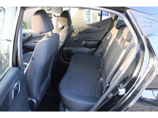 Hyundai i10 1.0 Comfort | Cruise control | DAB | Airco | Boordcomputer | Achterbank in delen neerklapbaar | A... ActivLease financial lease