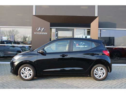 Hyundai i10 1.0 Comfort | Cruise control | DAB | Airco | Boordcomputer | Achterbank in delen neerklapbaar | A... ActivLease financial lease